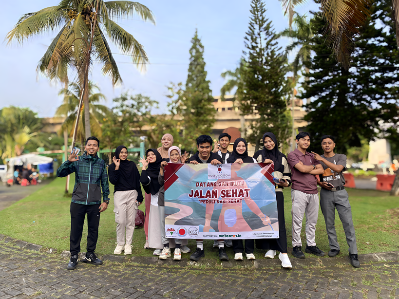 Jalan Sehat "Peduli Kaki Sehat" ke-2: Kebersamaan Ostomate dan Sahabat Ostomate