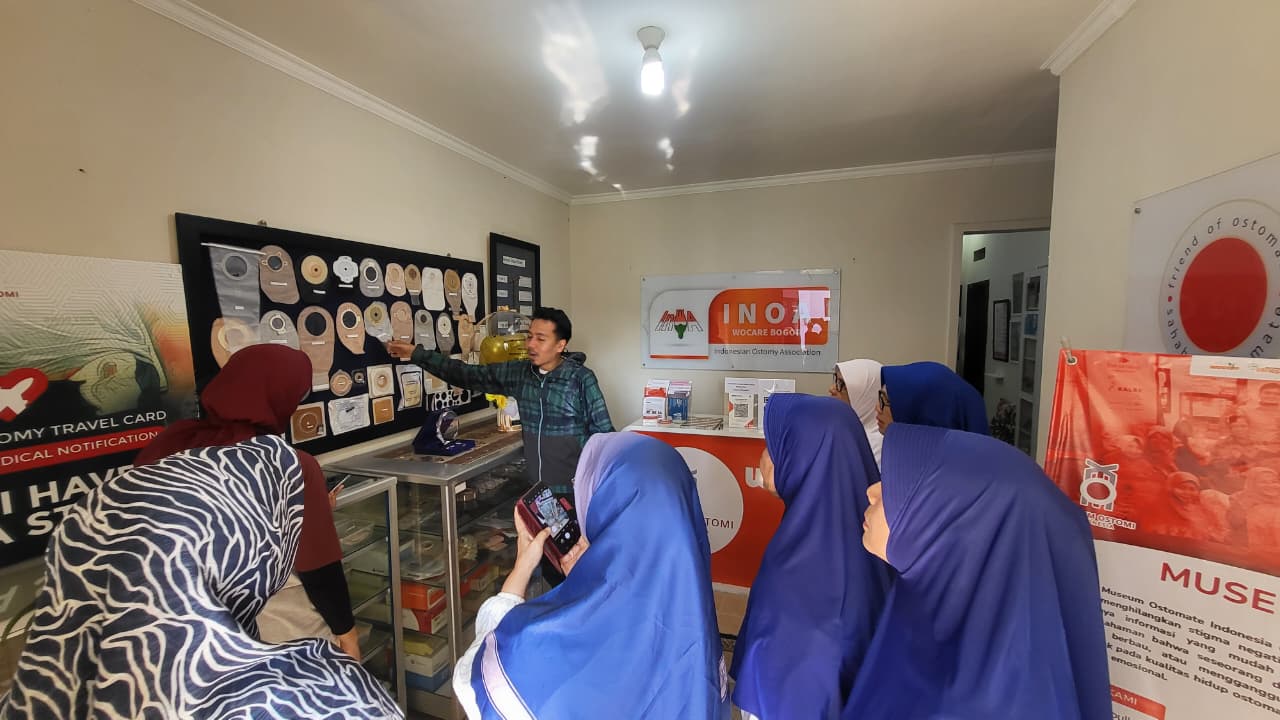 Semangat Sehat dan Kebersamaan: Senam Ceria Ostomate dan Lansia di Taman Sari Persada