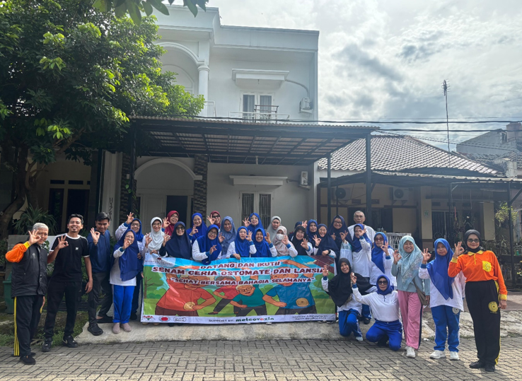 Museum Ostomi Indonesia Berkolaborasi dalam Kegiatan Senam Lansia Ling Tien Kung Bersama Ostomate di Taman Sari Persada